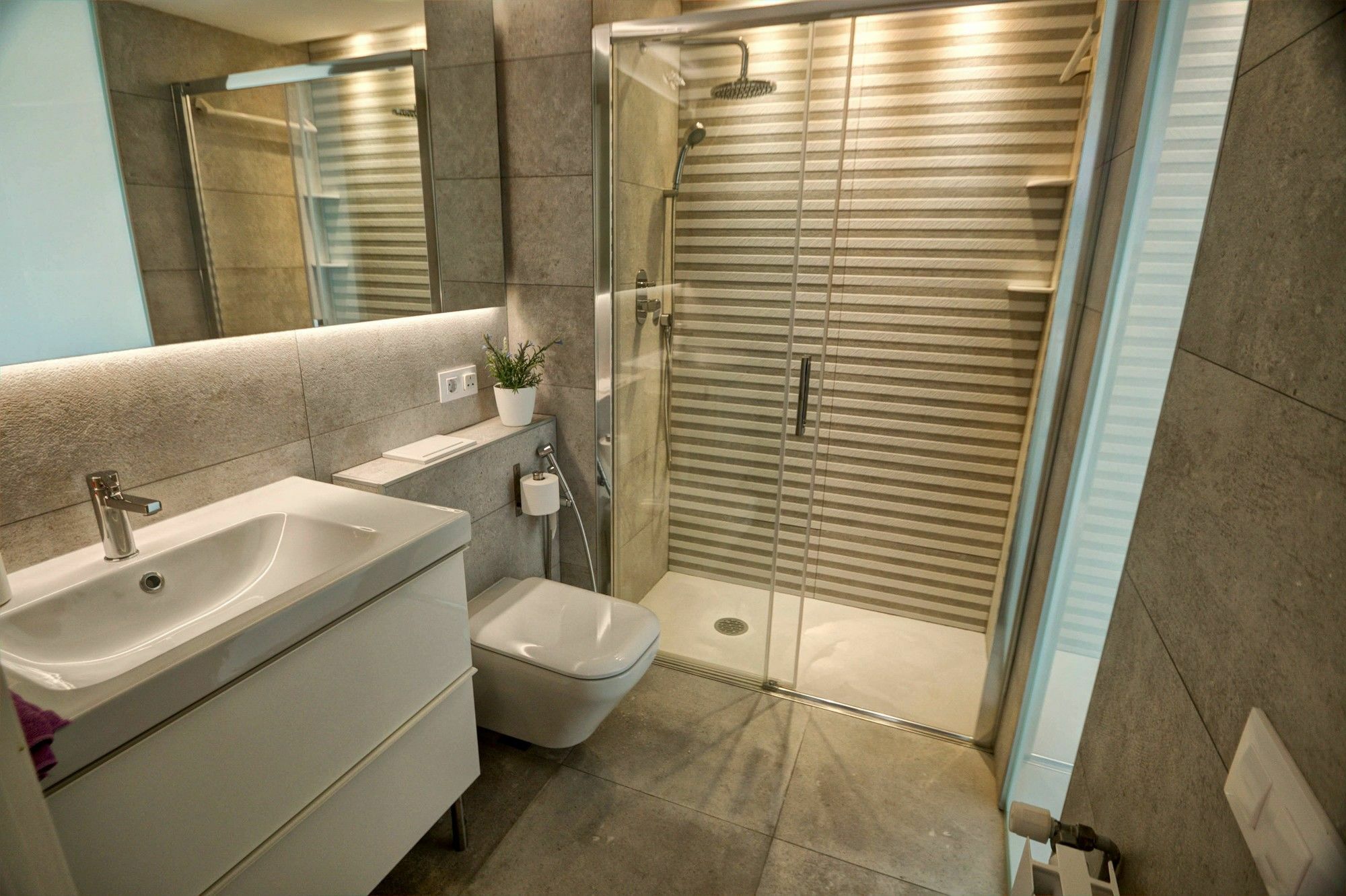 2br View *